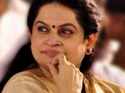 ലാലിയെ തള്ളി മേയറാകാന്‍ പത്മജ