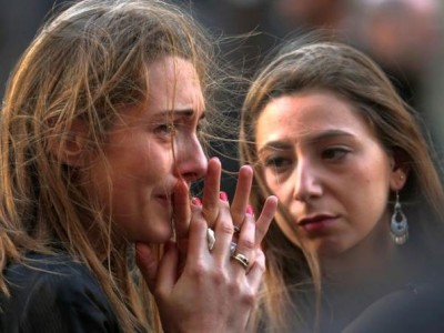 പാരീസ് ആക്രമണം; അക്രമികളിലൊരാളെ കൂടി തിരിച്ചറിഞ്ഞു, തോക്കും കാറും കണ്ടെടുത്തു പാരീസ് ആക്രമണം; അക്രമികളിലൊരാളെ കൂടി തിരിച്ചറിഞ്ഞു, തോക്കും കാറും കണ്ടെടുത്തു