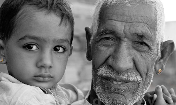 സ്നേഹം കിട്ടേണ്ട കുഞ്ഞുംസാന്ത്വനമര്ഹിക്കുന്ന വൃദ്ധരും സ്നേഹം കിട്ടേണ്ട കുഞ്ഞുംസാന്ത്വനമര്ഹിക്കുന്ന വൃദ്ധരും