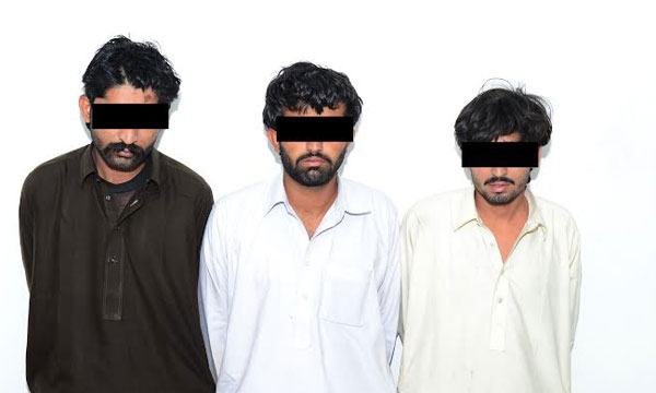 ഷാര്‍ജ പോലീസിനെ കത്തി കാണിച്ച് ഭീഷണിപ്പെടുത്തിയ കവര്‍ച്ചാ സംഘം പിടിയില്‍