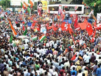 വോട്ടുറപ്പിക്കാന്‍ നെട്ടോട്ടം; പ്രചാരണം  ഫിനിഷിങ് പോയിന്റിലേക്ക്