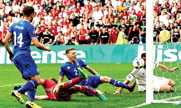 സെല്ഫ് ഗോളില് ഹംഗറി തടിതപ്പി സെല്ഫ് ഗോളില് ഹംഗറി തടിതപ്പി