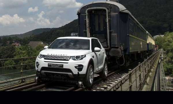 തീവണ്ടി കെട്ടിവലിച്ച് കരുത്തറിയിച്ച് ലാന്‍ഡ് റോവര്‍ ഡിസ്‌കവറി സ്‌പോട്‌സ്