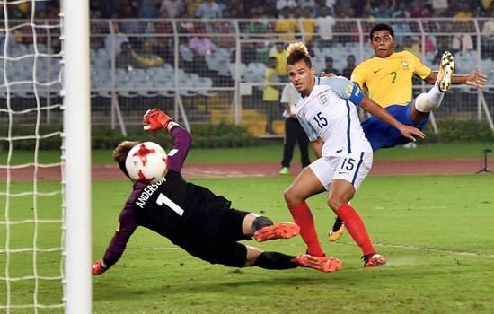 ബ്രൂസ്റ്റര്‍ ഹാട്രിക്കില്‍ മഞ്ഞപ്പട വീണു: ഇംഗ്ലണ്ട് ഫൈനലില്‍