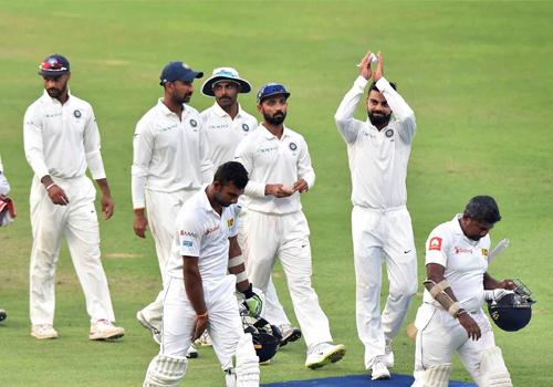 വെളിച്ചക്കുറവില് രക്ഷനേടി ശ്രീലങ്ക, കൊല്ക്കത്ത ടെസ്റ്റ് സമനിലയില് വെളിച്ചക്കുറവില് രക്ഷനേടി ശ്രീലങ്ക, കൊല്ക്കത്ത ടെസ്റ്റ് സമനിലയില്