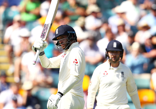 ആഷസ്: ആദ്യദിനം ഇംഗ്ലണ്ട് ഭേദപ്പെട്ട നിലയില് ആഷസ്: ആദ്യദിനം ഇംഗ്ലണ്ട് ഭേദപ്പെട്ട നിലയില്