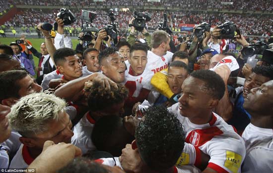 2018 ഫുട്ബോള് ലോകകപ്പിനുള്ള ടീമുകളായി 2018 ഫുട്ബോള് ലോകകപ്പിനുള്ള ടീമുകളായി