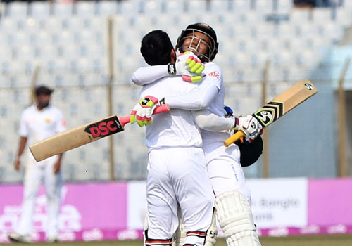 മൊമിനുല്‍ ഹഖിന് സെഞ്ച്വറി; ബംഗ്ലാദേശ് കൂറ്റന്‍ സ്‌കോറിലേക്ക്