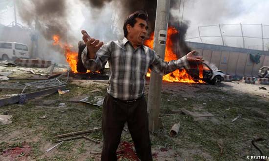 കാബൂളില്‍ ആംബുലന്‍സില്‍ വച്ച ബോംബ് പൊട്ടിത്തെറിച്ച് 40 മരണം; 140 പേര്‍ക്ക് പരിക്ക്