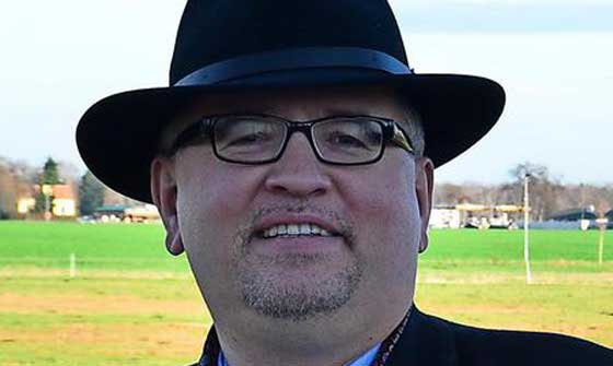 ഇസ്ലാമോഫോബിക്ക് പാര്‍ട്ടി നേതാവ് ഇസ്‌ലാം ആശ്ലേഷിച്ചു