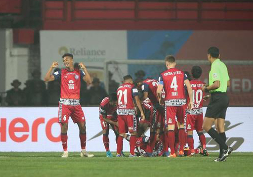 ജയം തുടര്‍ന്ന് കോപ്പലാശാനും ശിഷ്യരും; ഡല്‍ഹിയെ തകര്‍ത്തു