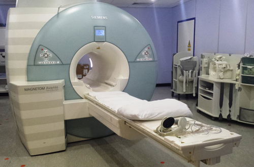 എംആര്‍ഐ സ്‌കാനിംഗ് മെഷീനില്‍ കുടുങ്ങി യുവാവിന് ദാരുണാന്ത്യം