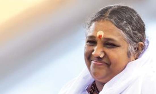 അമൃതാനന്ദമയി കേരളത്തിലെ ഒന്നാം നമ്പര്‍ മതമാഫിയ, ആര്‍എസ്എസിന് ആള്‍ദൈവങ്ങളോട് പ്രീതിയെന്ന് മുന്‍ ബൗദ്ധിക് പ്രമുഖ് ടിആര്‍ സോമശേഖരന്‍