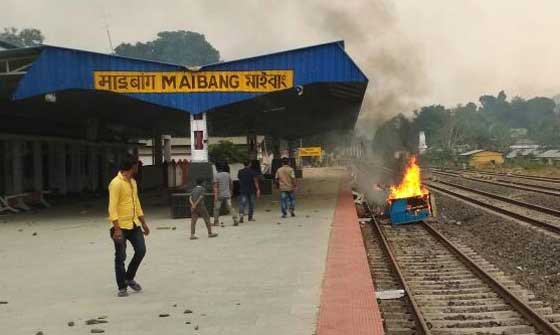 ആര്‍എസ്എസ് നേതാവിന്റെ പ്രസംഗത്തെ തുടര്‍ന്ന് സംഘര്‍ഷം: പോലിസ് വെടിവയ്പില്‍ 2 മരണം