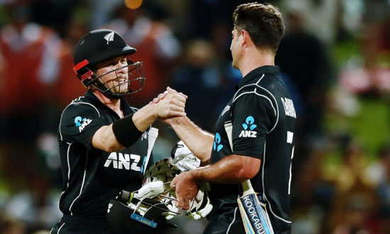 പാകിസ്താനെ തല്ലിത്തളര്‍ത്തി കിവീസ്; ജയം അഞ്ച് വിക്കറ്റിന്