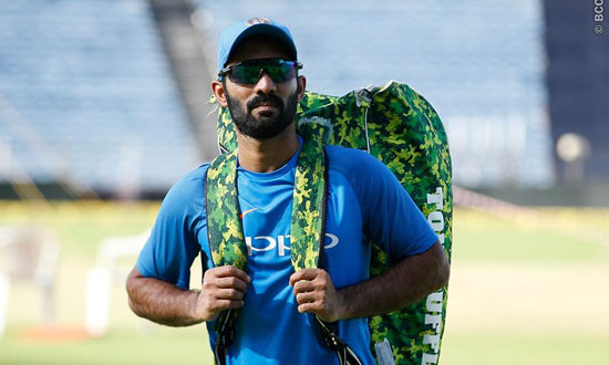 സാഹ സ്വാഹ; മൂന്നാം ടെസ്റ്റില്‍ ദിനേഷ് കാര്‍ത്തിക് സാഹയ്ക്ക് പകരക്കാരന്‍