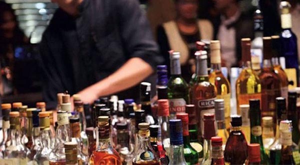 പാതയോരങ്ങളിലെ മദ്യശാല നിരോധനത്തില്‍ തീരുമാനം സംസ്ഥാന സര്‍ക്കാരിനെന്ന് സുപ്രിം കോടതി