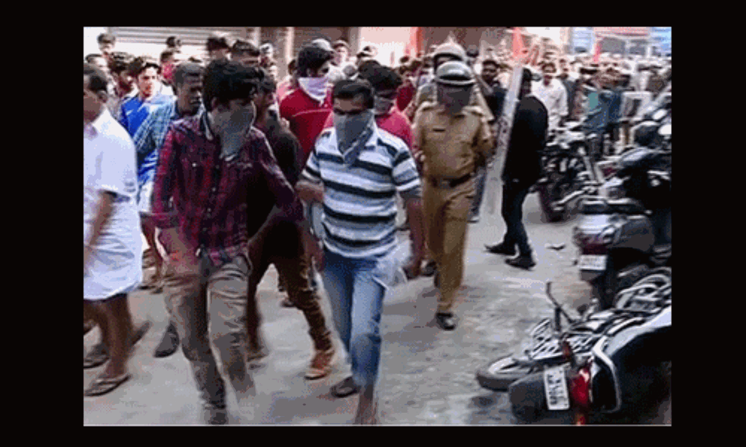 മിഠായിത്തെരുവ് സംഘപരിവാര് ആക്രമണം; യുഡിഎഫ് സമരത്തിലേക്ക് മിഠായിത്തെരുവ് സംഘപരിവാര് ആക്രമണം; യുഡിഎഫ് സമരത്തിലേക്ക്