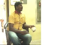 ഗ്യാസ് ഏജന്‍സി ജീവനക്കാരനെ വെട്ടിപ്പരിക്കേല്‍പിച്ച് രണ്ടുലക്ഷവും സ്‌കൂട്ടറും കവര്‍ന്നു