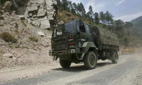 അതിര്ത്തിയില് 44 തന്ത്രപ്രധാന റോഡുകള് നിര്മിക്കാനൊരുങ്ങി ഇന്ത്യ അതിര്ത്തിയില് 44 തന്ത്രപ്രധാന റോഡുകള് നിര്മിക്കാനൊരുങ്ങി ഇന്ത്യ