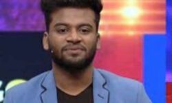 കോളജ് ദിനാഘോഷത്തിനിടെ സംഘര്ഷം: അതിഥിയായെത്തിയ ഡെയ്ന് ഡേവിസിനെ ഇറക്കിവിട്ടു കോളജ് ദിനാഘോഷത്തിനിടെ സംഘര്ഷം: അതിഥിയായെത്തിയ ഡെയ്ന് ഡേവിസിനെ ഇറക്കിവിട്ടു