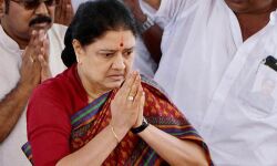 ശശികല ജയിലിലെ വിഐപി; അഞ്ച് മുറികള്, ഇഷ്ടംപോലെ സന്ദര്ശകര് ശശികല ജയിലിലെ വിഐപി; അഞ്ച് മുറികള്, ഇഷ്ടംപോലെ സന്ദര്ശകര്