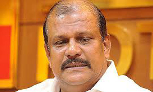 പി സി ജോര്ജിനെ കൂക്കിവിളിച്ച് ജനം; തെറിവിളിയുമായി പിസി (വീഡിയോ കാണാം) പി സി ജോര്ജിനെ കൂക്കിവിളിച്ച് ജനം; തെറിവിളിയുമായി പിസി (വീഡിയോ കാണാം)