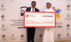 ദുബയ് കെയേഴ്‌സിന് യുഎഇ എക്‌സ്‌ചെയിഞ്ച് സെന്റര്‍ 10 ലക്ഷം ദിര്‍ഹം നല്‍കി