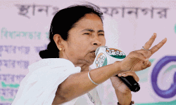 വോട്ടിംഗ് യന്ത്രത്തിന്റെ പ്രശ്‌നം:   തെരഞ്ഞെടുപ്പ് കമ്മീഷനെ സമീപിക്കുമെന്ന് മമത