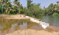 കണക്കന്‍കടവിലെ താല്‍ക്കാലിക മണല്‍ ബണ്ട് തകര്‍ന്നു