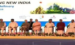 വിമാനത്തിന് യന്ത്രത്തകരാര്; പ്രധാനമന്ത്രിയുടെ പരിപാടിക്ക് പിണറായി എത്തിയത് അവസാന നിമിഷം വിമാനത്തിന് യന്ത്രത്തകരാര്; പ്രധാനമന്ത്രിയുടെ പരിപാടിക്ക് പിണറായി എത്തിയത് അവസാന നിമിഷം