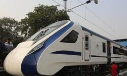 ശതാബ്ദിക്ക് പകരക്കാരന് വന്ദേഭാരത് എക്സ്പ്രസ്; വേഗം മണിക്കൂറില് 160 കി.മി ശതാബ്ദിക്ക് പകരക്കാരന് വന്ദേഭാരത് എക്സ്പ്രസ്; വേഗം മണിക്കൂറില് 160 കി.മി