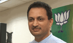 കര്‍ണാടക കോണ്‍ഗ്രസ്സ് അധ്യക്ഷന്‍ ഒരു മുസ്‌ലിം സ്ത്രീയുടെ പിന്നാലെ നടക്കുന്ന ആളെന്ന് ബിജെപി മന്ത്രി