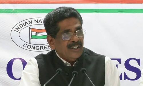 ഐ ഗ്രൂപ്പിന്റെ രഹസ്യയോഗം: നേരിട്ട് അന്വേഷിക്കാന് മുല്ലപ്പള്ളി ഇന്ന് കോഴിക്കോട്ട് ഐ ഗ്രൂപ്പിന്റെ രഹസ്യയോഗം: നേരിട്ട് അന്വേഷിക്കാന് മുല്ലപ്പള്ളി ഇന്ന് കോഴിക്കോട്ട്