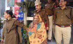 വൃദ്ധ ദമ്പതികളുടെ കൊലപാതകം:  വീട്ടു വേലക്കാരിയും മകനും അറസ്റ്റില്‍;  ഞെട്ടിത്തരിച്ച് ബന്ധുക്കളും അയല്‍ക്കാരും