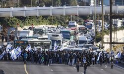 പോലിസ് ക്രൂരതയ്ക്കെതിരേ ഇസ്രായേലില് ജൂതന്മാരായ കറുത്ത വര്ഗക്കാരുടെ കൂറ്റന് റാലി പോലിസ് ക്രൂരതയ്ക്കെതിരേ ഇസ്രായേലില് ജൂതന്മാരായ കറുത്ത വര്ഗക്കാരുടെ കൂറ്റന് റാലി