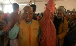 വിഎച്ച്പി യോഗത്തില് രാമക്ഷേത്ര നിര്മാണത്തെ ചൊല്ലി കയ്യാങ്കളി വിഎച്ച്പി യോഗത്തില് രാമക്ഷേത്ര നിര്മാണത്തെ ചൊല്ലി കയ്യാങ്കളി