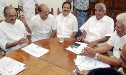 യുഡിഎഫിലെ ആദ്യഘട്ട സീറ്റുവിഭജന ചര്ച്ചകള് ഇന്നാരംഭിക്കും യുഡിഎഫിലെ ആദ്യഘട്ട സീറ്റുവിഭജന ചര്ച്ചകള് ഇന്നാരംഭിക്കും