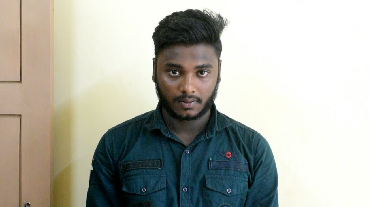 ഒന്നേകാല് കിലോ കഞ്ചാവുമായി യുവാവ് പിടിയില് ഒന്നേകാല് കിലോ കഞ്ചാവുമായി യുവാവ് പിടിയില്