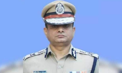 ശാരദ, റോസ് വില്ല തട്ടിപ്പ്: മമതയുടെ അടുപ്പക്കാരനായ ഐപിഎസ് ഓഫിസറെ പൂട്ടാനൊരുങ്ങി സിബിഐ ശാരദ, റോസ് വില്ല തട്ടിപ്പ്: മമതയുടെ അടുപ്പക്കാരനായ ഐപിഎസ് ഓഫിസറെ പൂട്ടാനൊരുങ്ങി സിബിഐ