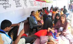 എന്ഡോസള്ഫാന് ഇരകളുടെ സങ്കടയാത്ര പോലിസ് തടഞ്ഞു; പ്രശ്നപരിഹാരത്തിന് നീക്കവുമായി സര്ക്കാര് എന്ഡോസള്ഫാന് ഇരകളുടെ സങ്കടയാത്ര പോലിസ് തടഞ്ഞു; പ്രശ്നപരിഹാരത്തിന് നീക്കവുമായി സര്ക്കാര്