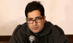 ഇമ്രാന്ഖാനും കെജരിവാളും തന്റെ റോള്മോഡലുകളെന്നു ഷാ ഫൈസല് ഇമ്രാന്ഖാനും കെജരിവാളും തന്റെ റോള്മോഡലുകളെന്നു ഷാ ഫൈസല്