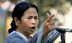 പുല്വാമ ആക്രമണത്തെക്കുറിച്ച് മോദിക്ക് എല്ലാം അറിയാമായിരുന്നു: മമത ബാനര്ജി പുല്വാമ ആക്രമണത്തെക്കുറിച്ച് മോദിക്ക് എല്ലാം അറിയാമായിരുന്നു: മമത ബാനര്ജി