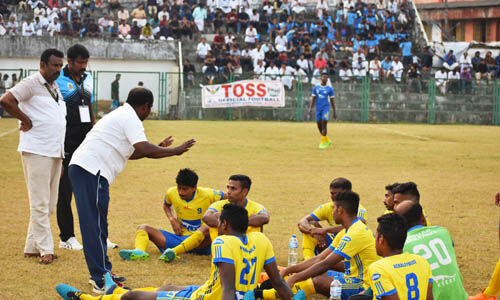 കേരള പോലിസിനെതിരേ ഇന്ന് മൂന്ന് മലയാളി പോലിസുകാര്‍