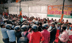 เดฌเดฟเดเตเดชเดฟ เดชเดฐเดฟเดชเดพเดเดฟเดฏเดฟเดฒเตโ เดนเตเดฒเตโเดฎเตเดฑเตเดฑเต เดงเดฐเดฟเดเตเดเตเดคเตเดคเดฟ เดฎเดพเดงเตเดฏเดฎเดชเตเดฐเดตเดฐเตโเดคเตเดคเดเดฐเตเดเต เดชเตเดฐเดคเดฟเดทเตเดงเด เดฌเดฟเดเตเดชเดฟ เดชเดฐเดฟเดชเดพเดเดฟเดฏเดฟเดฒเตโ เดนเตเดฒเตโเดฎเตเดฑเตเดฑเต เดงเดฐเดฟเดเตเดเตเดคเตเดคเดฟ เดฎเดพเดงเตเดฏเดฎเดชเตเดฐเดตเดฐเตโเดคเตเดคเดเดฐเตเดเต เดชเตเดฐเดคเดฟเดทเตเดงเด