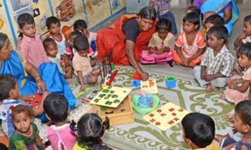 അങ്കണവാടി കുട്ടികള്ക്ക് മെഡിസിന് കിറ്റ്: 4.96 കോടിയുടെ ഭരണാനുമതി അങ്കണവാടി കുട്ടികള്ക്ക് മെഡിസിന് കിറ്റ്: 4.96 കോടിയുടെ ഭരണാനുമതി