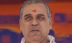 ബിജെപിയെ വെല്ലുവിളിച്ച് പി പി മുകുന്ദൻ; തിരുവനന്തപുരത്ത് മൽസരിക്കാൻ നീക്കം