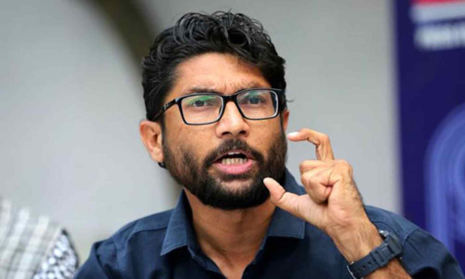 വ്യാജ വീഡിയോയിലൂടെ സ്കൂളിനെ അപകീര്ത്തിപ്പെടുത്തിയെന്ന്; ജിഗ്നേഷ് മെവാനിക്കെതിരേ കേസ് വ്യാജ വീഡിയോയിലൂടെ സ്കൂളിനെ അപകീര്ത്തിപ്പെടുത്തിയെന്ന്; ജിഗ്നേഷ് മെവാനിക്കെതിരേ കേസ്