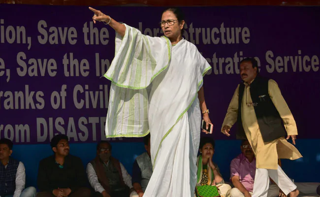 മമത നയിക്കുന്ന ജനാധിപത്യ സംരക്ഷണ റാലി നാളെ ഡല്ഹിയില്; പ്രതിപക്ഷ ഐക്യത്തിന് വേദിയാവും മമത നയിക്കുന്ന ജനാധിപത്യ സംരക്ഷണ റാലി നാളെ ഡല്ഹിയില്; പ്രതിപക്ഷ ഐക്യത്തിന് വേദിയാവും