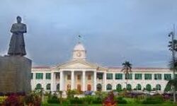 പഞ്ച് ചെയ്ത് മുങ്ങുന്നവര്‍ക്കായി വലവിരിച്ച് സര്‍ക്കാര്‍; പിടികൂടിയാല്‍ കടുത്ത നടപടി